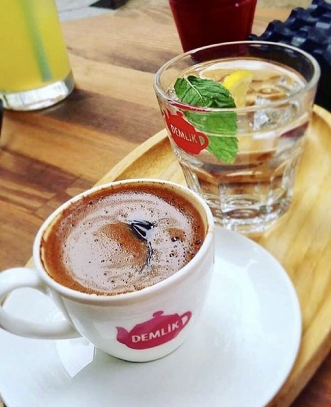 Damla Sakızlı Türk Kahvesi